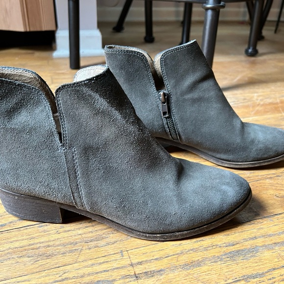 Splendid Suede Hamptyn Bootie - Picture 5 of 9